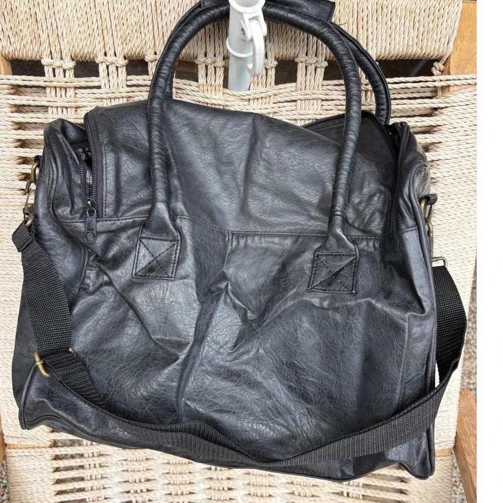 Bentley Black Leather Duffel Bag Weekender Travel Carry On Vintage Style